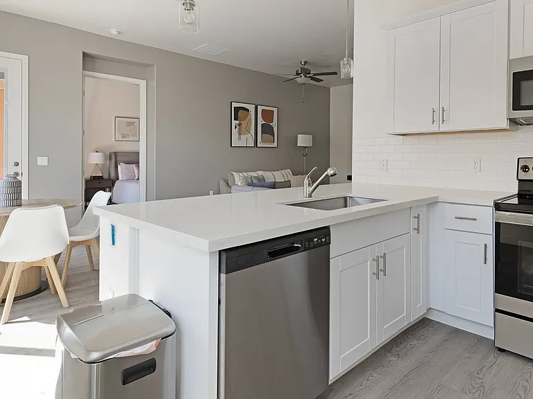 Linda Vista Luxury Rentals — Photo 16