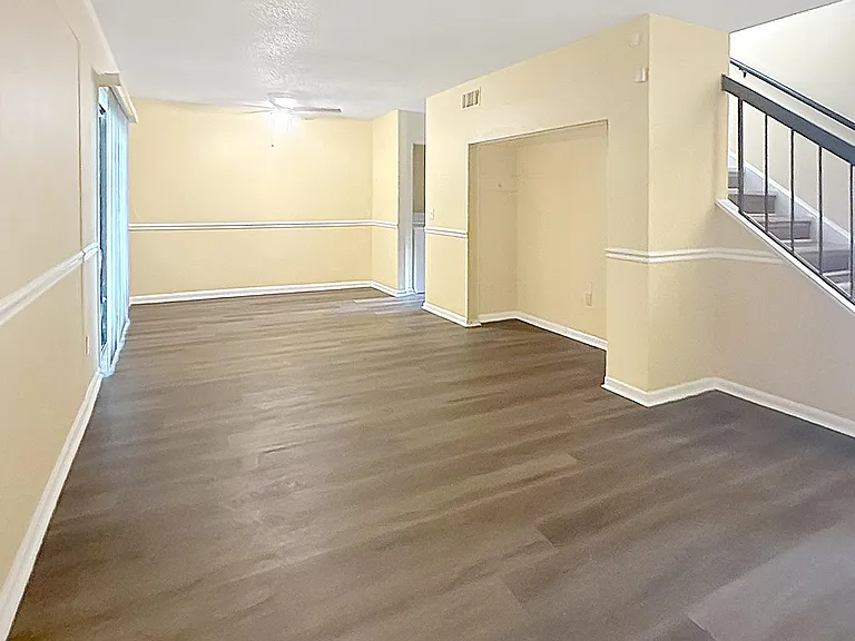 405 Hickory Hill Dr #405 — Photo 2
