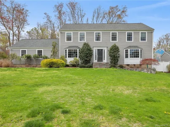 16 Cannon Drive, Newtown, CT 06470