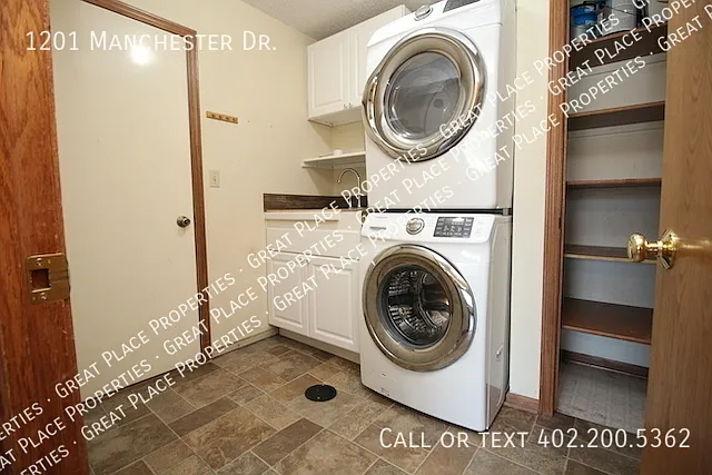 1201 Manchester Dr — Photo 19