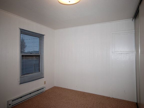 3rd image of 1031A W Columbia Ave