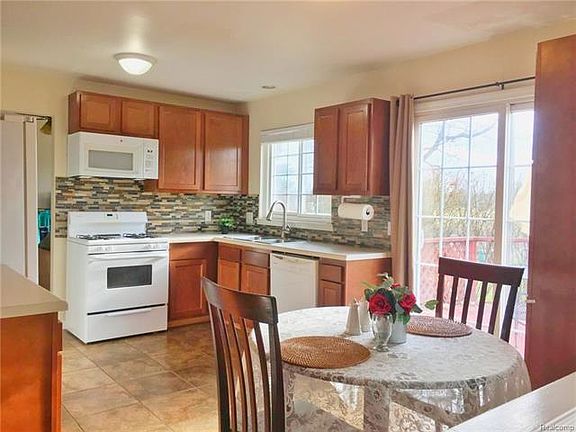2nd image of 44633 Fair Oaks Dr