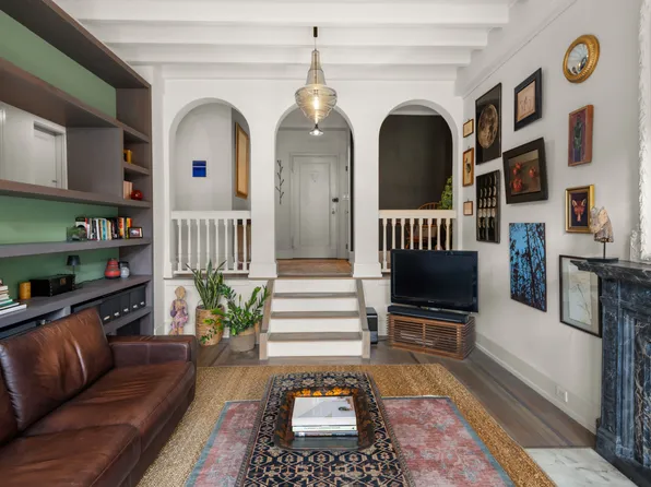 29 East 9th Street image 4 of 11