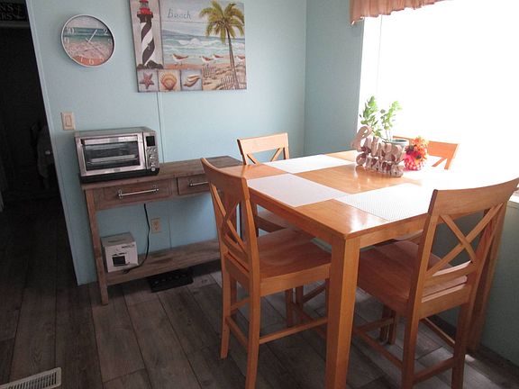 5th image of 200 Devault St #17