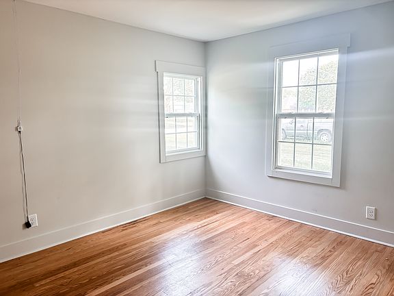 4th image of 400 Circle Dr #1