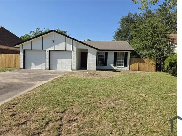 7214 Whippoorwill Ln, Texas City, TX 77591