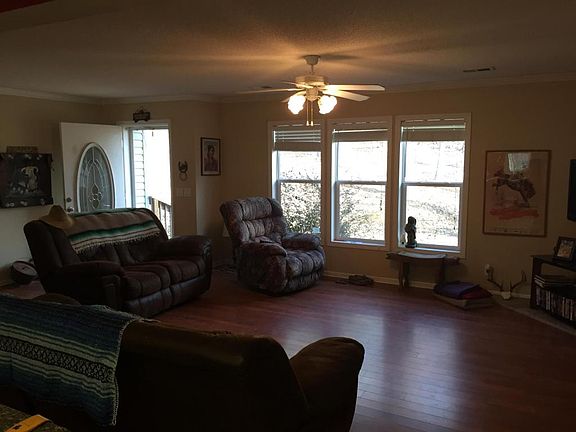 5th image of 921 Nosser Dr