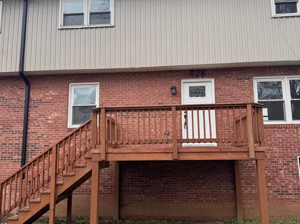 628 Cherry St, Statesville, NC 28677