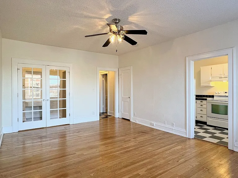 Marcella Apartments — Photo 8