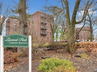 3021 Edwin Ave APT 4D, Fort Lee, NJ 07024