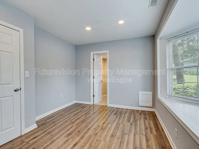 122 N Hamilton St — Photo 8