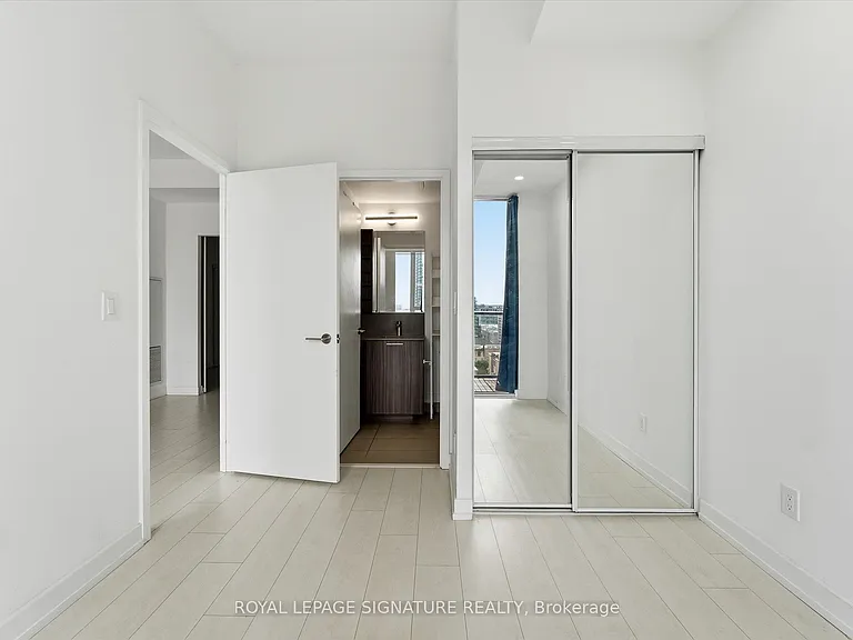 19 Western Battery Rd #1115 — Photo 11