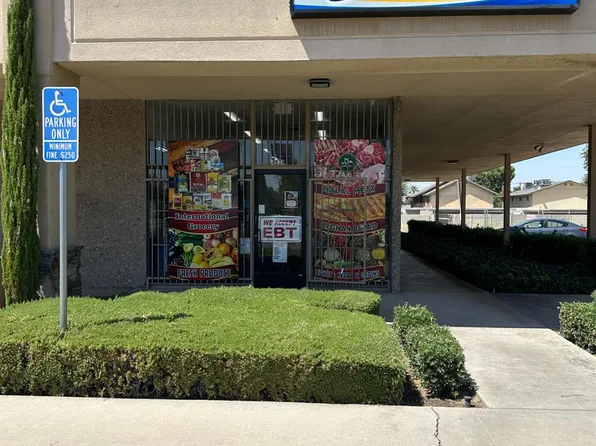 4567 N Cedar Ave, Fresno, CA 93726