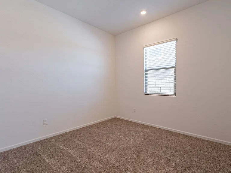 12442 N Appling Ave — Photo 25