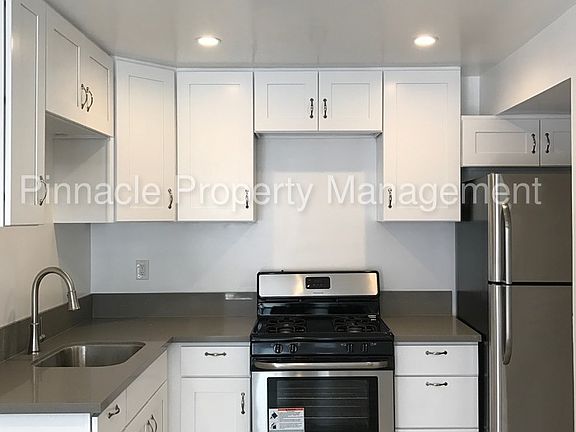 3rd image of 753 Center Pl #B