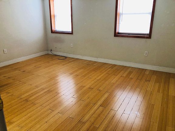 4th image of 544 N 12th St Floor 2