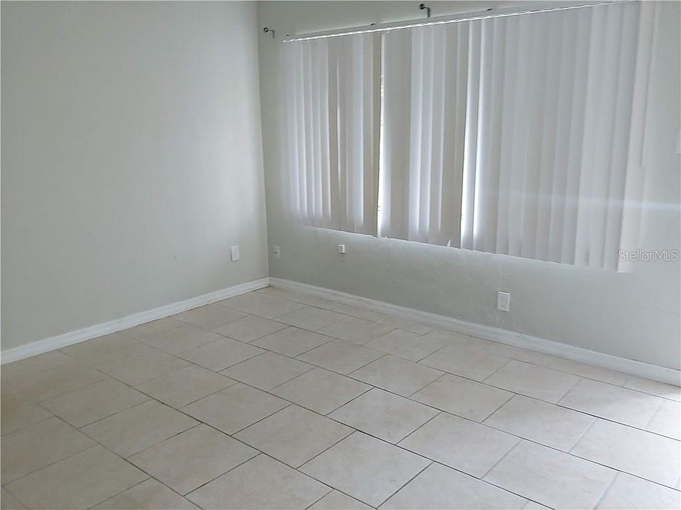 1st image of 2027 NE 2nd St