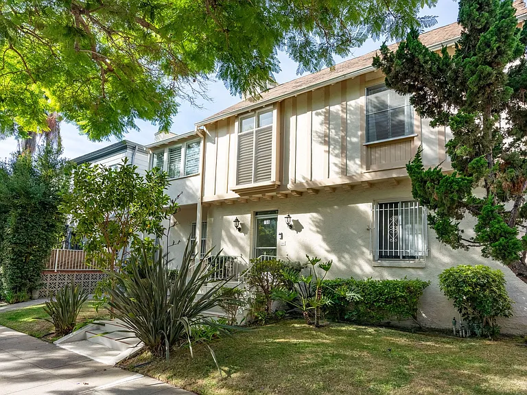 169 N La Peer Dr #6 — Photo 11