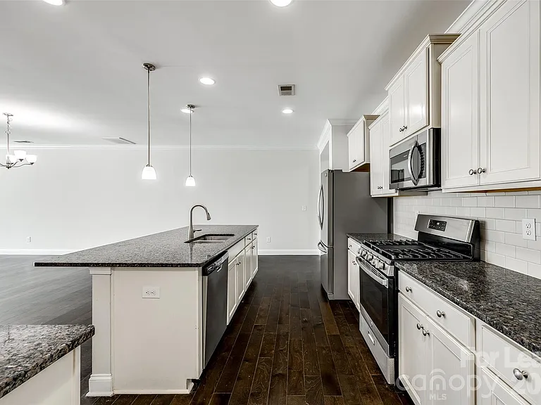 1412 Bramblewood Dr — Photo 7