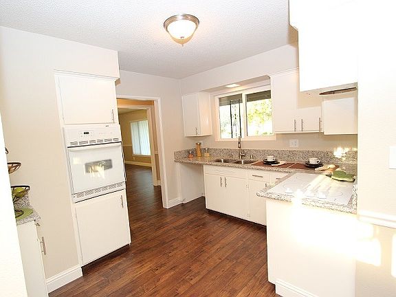 4th image of 3439 N Hulbert Ave
