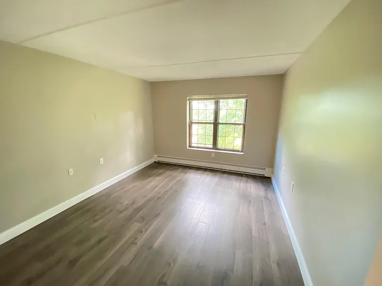 748 Highland Ave #314 — Photo 6