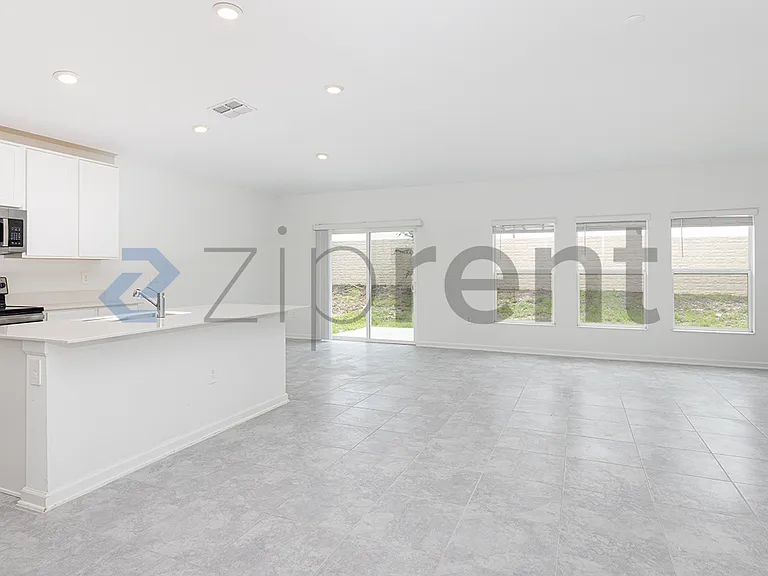 2043 Punch Bowl Ave — Photo 3