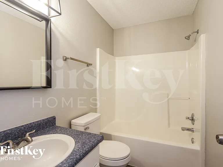 9762 Trail Dr — Photo 8