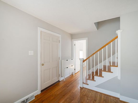 5th image of 5733 White Oak Dr