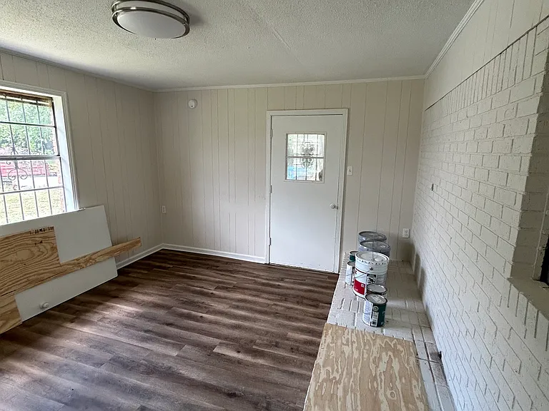 815 Peeler Rd — Photo 6