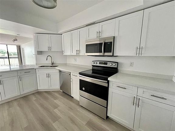 5th image of 2000 Presidential Way APT 503
