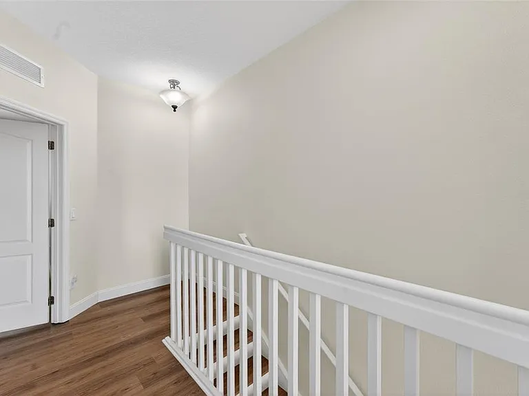 216 Deepcove Rd — Photo 18
