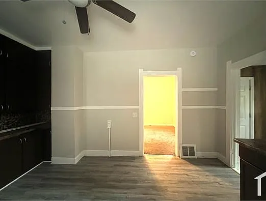 1407 Foster Ave — Photo 9