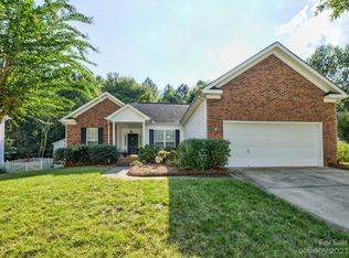 8211 Poplar Grove Cir, Waxhaw, NC 28173