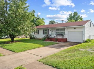 107 Mistletoe Ln, Bartlesville, OK 74003