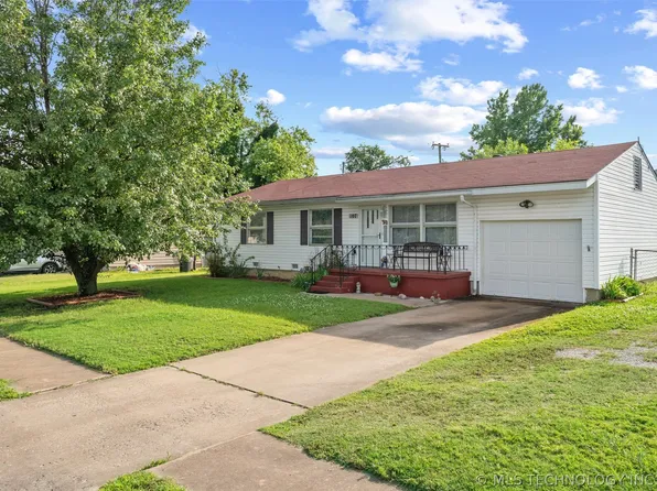 107 Mistletoe Ln, Bartlesville, OK 74003