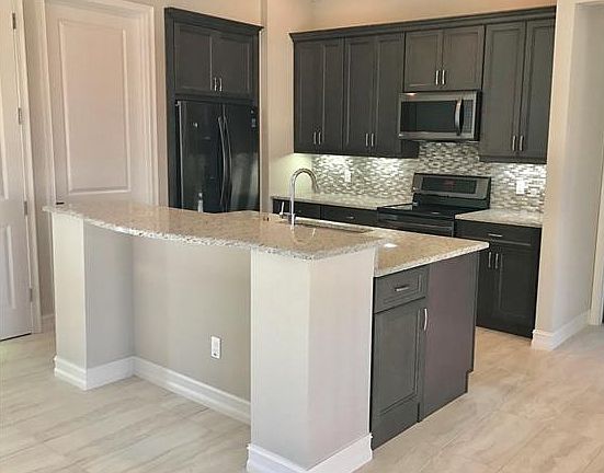 3rd image of 3433 SW 11th Pl