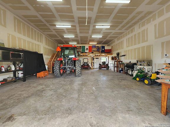 4th image of 1208 COUNTY ROAD 317 LOT 1E