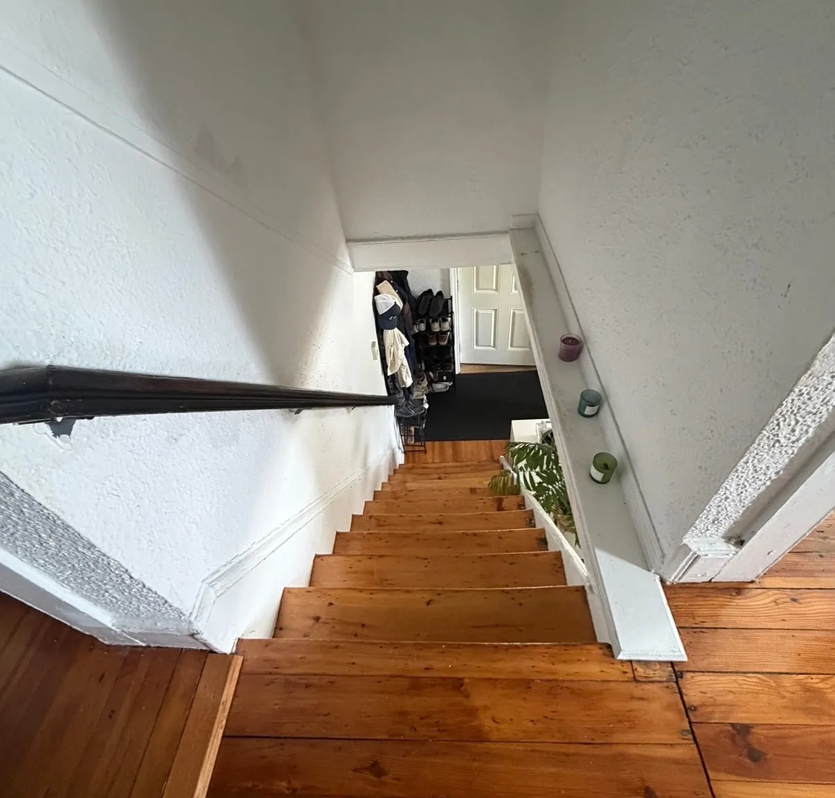 3 bed, 1100 sqft, $3,300 — Photo 3