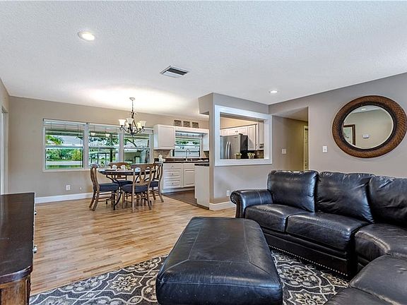 4th image of 3111 Lake Margaret Dr