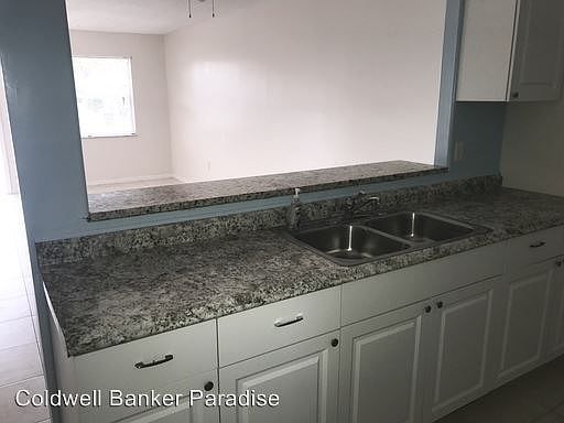 3rd image of 603 Roselyn Ave APT B