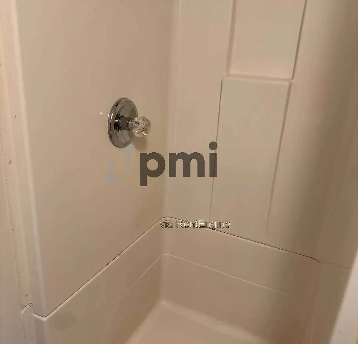 1 bed, 1.0 bath, 680 sqft, $991 — Photo 3