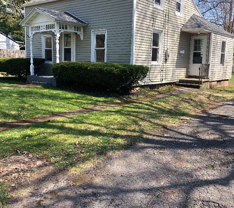 1st image of 206 Balsam St