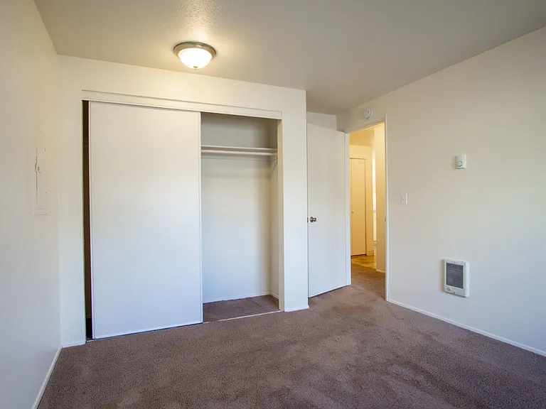 147A - Park Place Apartments — Photo 11