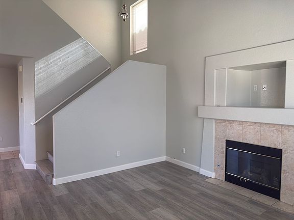 5th image of 929 Toro Canyon Ln
