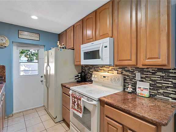 5th image of 6132 Mary Lynn Ct