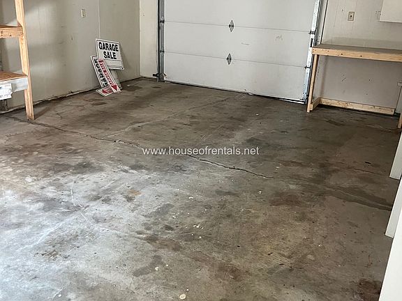 3rd image of 812 W Illinois Ave #1