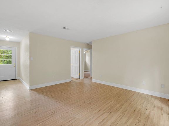 4th image of 2795 Faringdon Dr