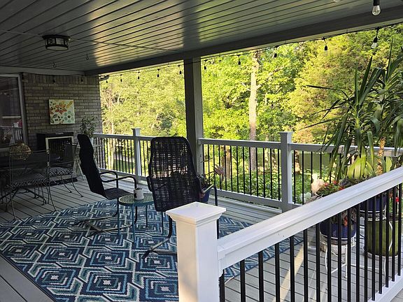 5th image of 3845 Valley View Dr