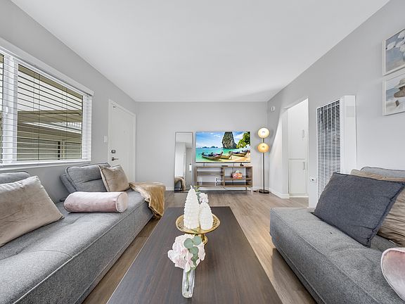 2nd image of 416 N Broadway #5