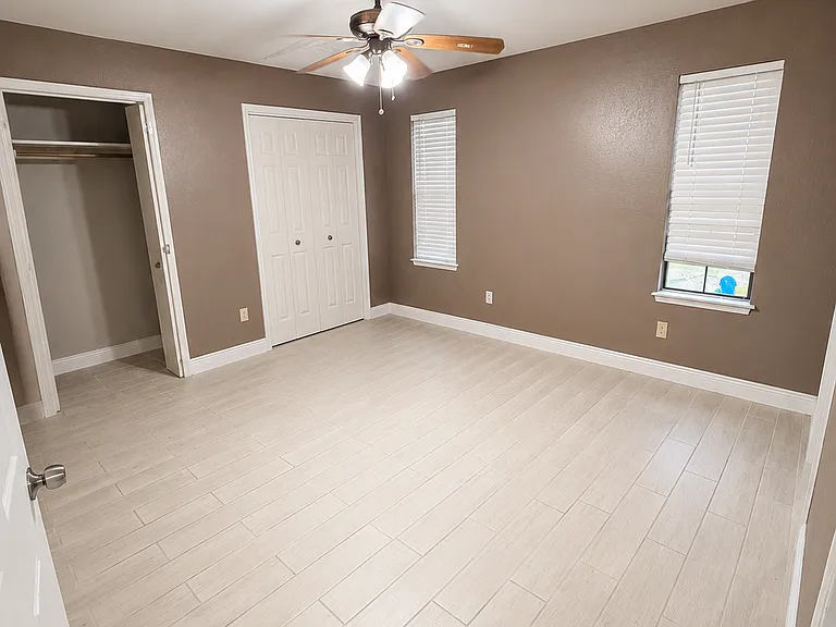 2438 Bevecrest Dr — Photo 4